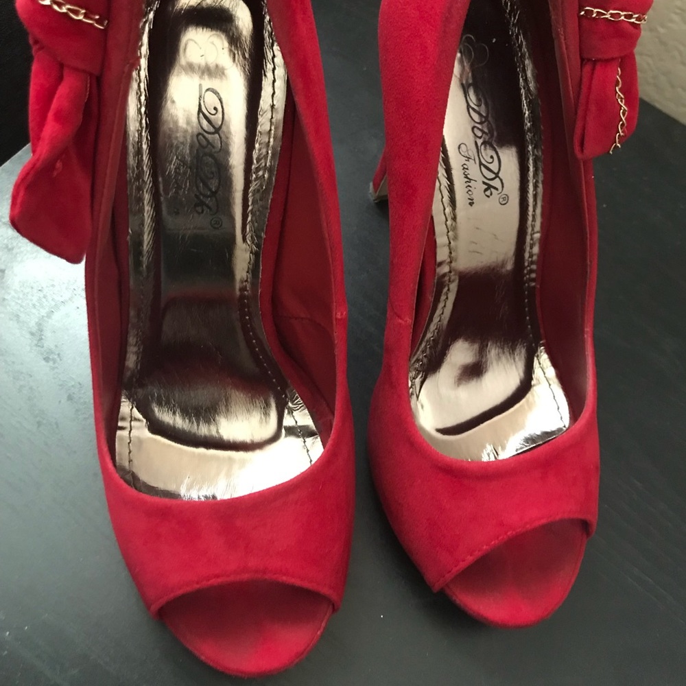 Red Lillie Velvet Heels by DbDk Fashion Size 7 - Picture 3 of 7